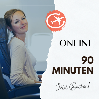 Frau sitz entspannt lächelnd im Flugzeug